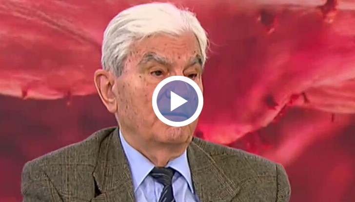 Според него ваксините намаляват тежестта на заболяването и предотвратяват смъртните случаи