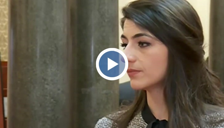 "Министрите са министри на България, на държавата и на задачите, които са поставени в политиката за управление. Категорично заставам срещу изказвания, че този министър е на този или онзи”, каза още тя