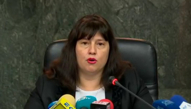 "Вместо да се търсят реални решения фокусът на обществото се фокусира върху главния прокурор”, каза зам.-главният прокурор Красимира Филипова "Вместо да се търсят реални решения фокусът на обществото се фокусира върху главния прокурор”, каза зам.-главният прокурор Красимира Филипова