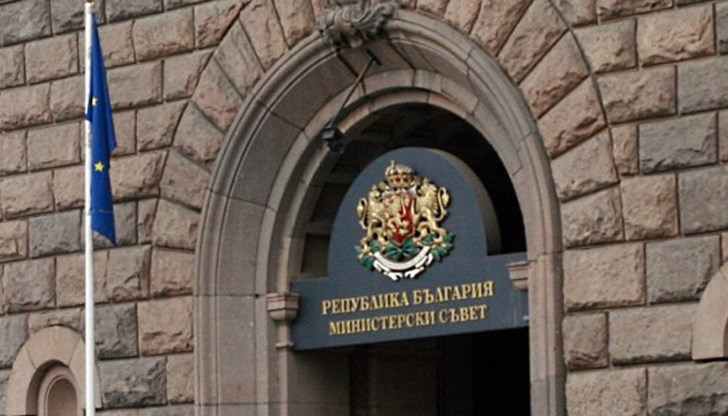 Държавата раздава милиони за обезщетения на пенсионираните служители Държавата раздава милиони за обезщетения на пенсионираните служители