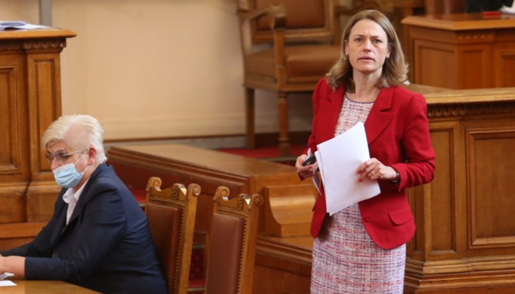 Тя потвърди, че Слави Трифонов ще подпише споразумението