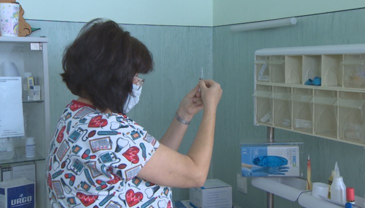 В Русе доктор Даскалова е получила 150 ваксини. Около 30 все още не са поставени
