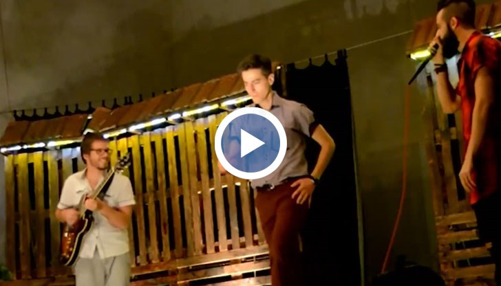 Членове на кабинета се увличат по рок музика, поезия и скайдайвинг