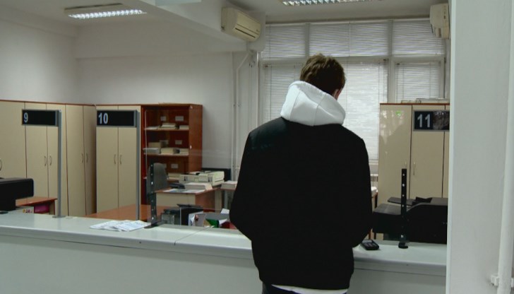 От КНСБ обявиха, че са готови на протест, ако има 15% съкращения на държавни служители От КНСБ обявиха, че са готови на протест, ако има 15% съкращения на държавни служители