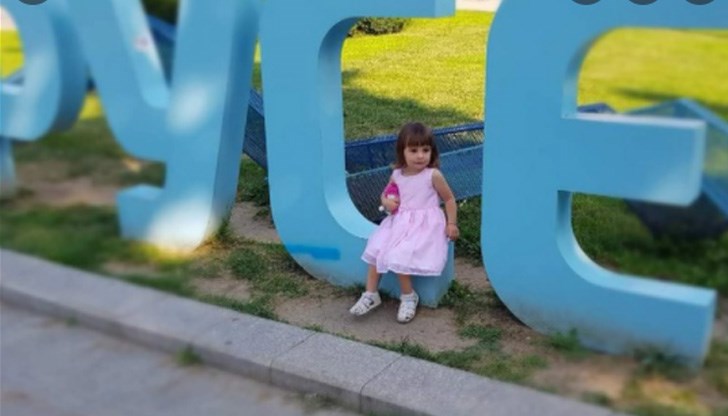 Измамницата се представила за баба на болното дете и поискала да й дадат кутията! Измамницата се представила за баба на болното дете и поискала да й дадат кутията!