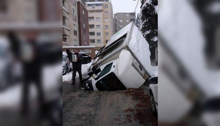 Краката ми на практика бяха в канализацията, разказва шофьорът Краката ми на практика бяха в канализацията, разказва шофьорът