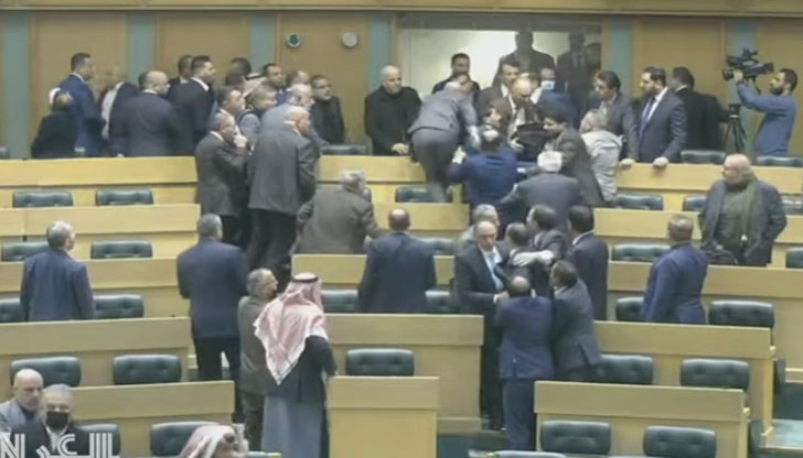 Заседанието беше отложено за утре