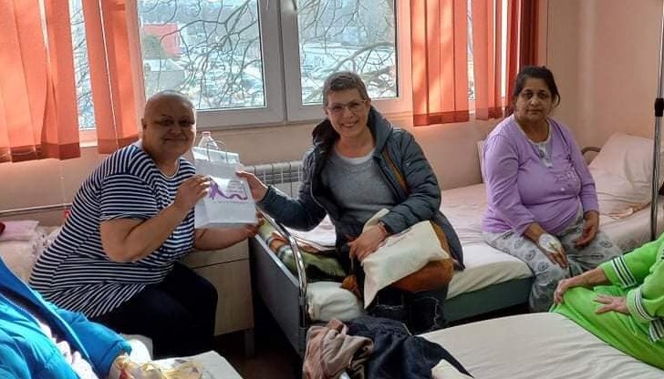 Пациентите бяха благодарни за милия жест на русенското сдружение