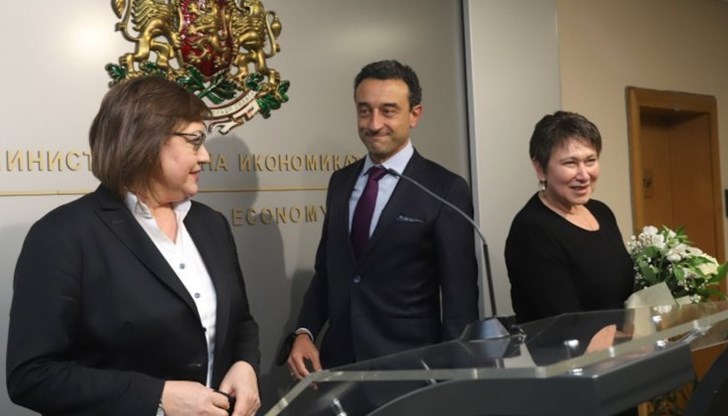 ​След церемонията в Министерския съвет служебните министри предадоха властта