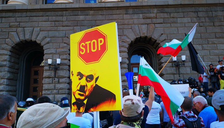 Напоследък се натрапват няколко опорки за главния прокурор