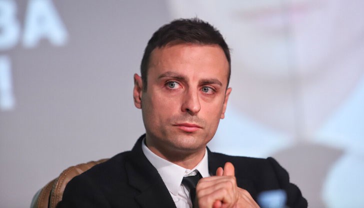 В момента екипът му събира декларациите от недоволните от управлението на Михайлов клубове В момента екипът му събира декларациите от недоволните от управлението на Михайлов клубове