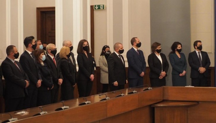 „Политико“: Край на месеци политически сътресения „Политико“: Край на месеци политически сътресения