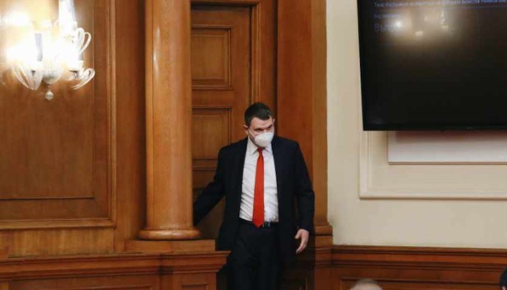 Между 14-ти и 17-ти декември, фирма "Интръст" т.е. Пеевски е продал близо 30 имота на обща стойност близо 5 милиона лева Между 14-ти и 17-ти декември, фирма "Интръст" т.е. Пеевски е продал близо 30 имота на обща стойност близо 5 милиона лева