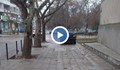 Паркиране върху тротоар: Кога шофьорите са в нарушение?