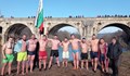 Кикбоксьор извади кръста от водите на река Янтра в Бяла