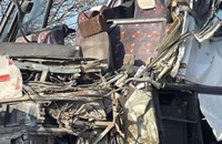 Камион удари челно автобус с работници в Новозагорско