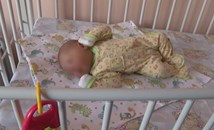 Изоставено бебе оцеля по чудо при минус 20 градуса в Сибир