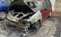 Изгорелите коли на служителка от пловдивския затвор и половинката й са запалени умишлено