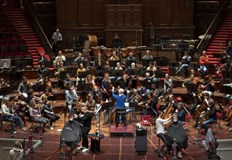 Кметове в цялата страна изразиха симпатия към протестите но въпреки