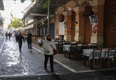 Гърците масово резервират заведения от утре защото отпада забраната за