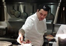 ВИП посетител посрещна шеф готвачът Бисер Маринов Бастен в столичен