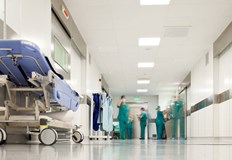 Лекарите грижещи се за болни от ковид в университетската болница