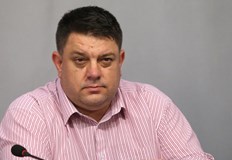 Председателят на Комисията по отбрана заяви че създаването на нов