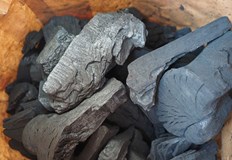 Цената на въглищата скача главоломно след като търговците в Азия