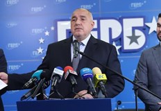 Борисов упорито всява паника в ефир Вае едно имаме армия която
