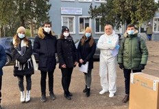 Младежи дариха специализирана техника и пари на Русенската белодробна болница
