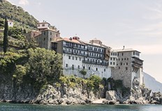 Много от обитателите на манастирите отказват да се ваксиниратУвеличава се