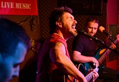 МАКС КЛУБ РУСЕ откри новата 2022 годинаРок квартет SOUNDFULL