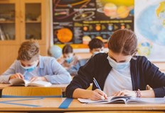 Остава висок процентът на учениците в класЗасега се запазва високият