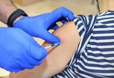 Уплашиха се възможна криза в здравеопазванетоБританското правителство няма да изисква