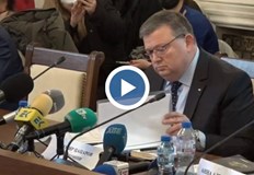 Той е поканен да отговаря на въпроси за ефективността на комисиятаПарламентарната