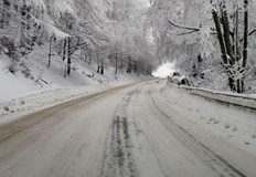 Няма наложени други ограничения освен за преминаване на автомобили над 12