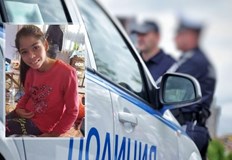 Полицаи водолази съселяни и пожарникари са се включили в акцията