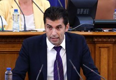 Премиерът Кирил Петков отива на изслушване в Народното събрание По