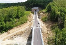 Обектът включва изграждането на участък с дължина 10 553 км от