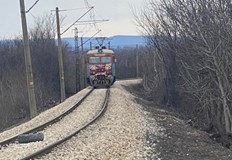 Влак премаза лек автомобил на жп прелеза в квартал Ценеви