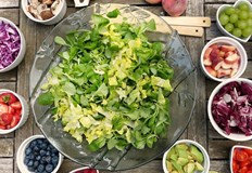 Всяка салата издържа в хладилника различно времеТрайността на ястието зависи