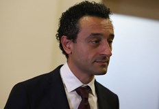 По думите му заплатите на учителите ще се вдигнат с