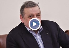 Към момента локдаун не е необходим каза още той Омикрон ще