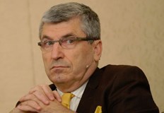 Не съм съгласен с всичко което доцент Мангъров казва но Щом