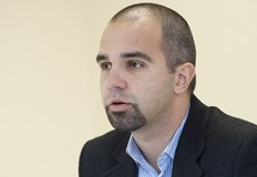 Според него това което се случва с БСП е симптоматично за