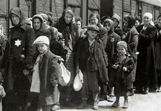 Днес хората по целия свят ще сведат глави за да