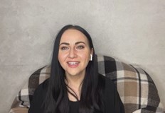 Тя разказва че с приятелите ѝ разиграват и планират различни