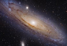 Той се намира на около 4000 светлинни години от ЗемятаАвстралийски