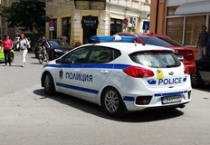 Мъжът подготвял пратка чрез куриерска фирма когато полицаите влезли в