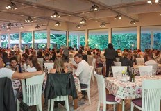 Гърция разрешава отново музика в ресторантите и баровете на фона